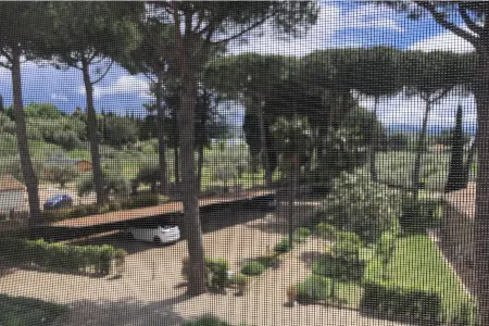 Tranquil Location with Views of Lake Trasimeno! -