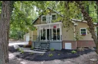 Mountain Cabin in the Woods, Near Wineries & More! Hotels near Staircase Rapids