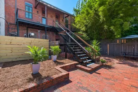 Fabu Posh B ~ Luxe Historic Palafox Balcony 1 BR