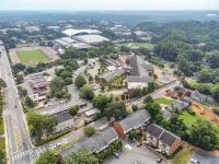 Five Points Dawg Crib on Campus