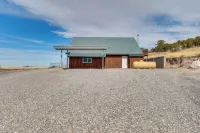 3英里到步道：隱蔽的伊格爾小屋，帶山景！ - 民宿