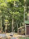 Cozy Cabin in the Woods ,Pet-Friendly! Treehouse feel on the large deck!