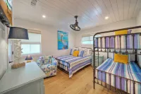 Boujee Pelican by AvantStay Pool Game Room Views