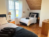 Waterfront Sunset Cove Cottage!