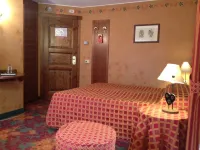 Hotel Chateau Blanc فنادق في La Thuile
