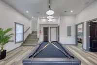 Bearfoot Getaway - New Lux Cabin Hot Tub Pool