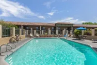 Best Western Plus A Wayfarers Inn and Suites - Pools