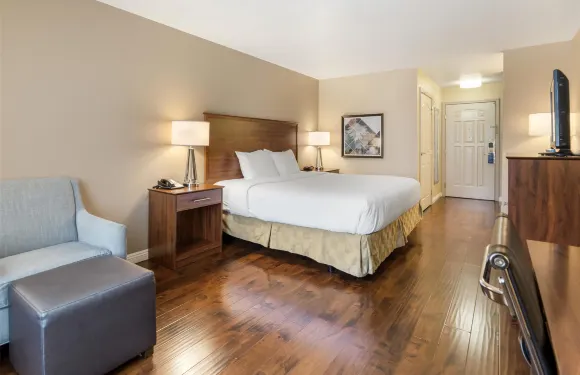 約翰傑伊貝斯特韋斯特優質套房酒店