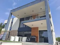 Contemporary villa 10 minutes from Cannes Hotel a Mougins