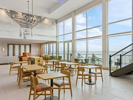 Hampton Inn by Hilton St Ignace Lakefront Mackinac