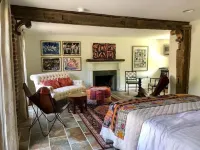 The Carriage House "The Entire Place