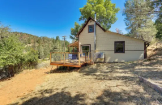 Updated Cabin in Lewiston Historical District!