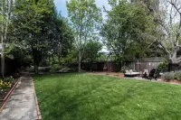 Charming and Centrally Located Sonoma  2-Bdrm house with WiFi and AC in Kenwood