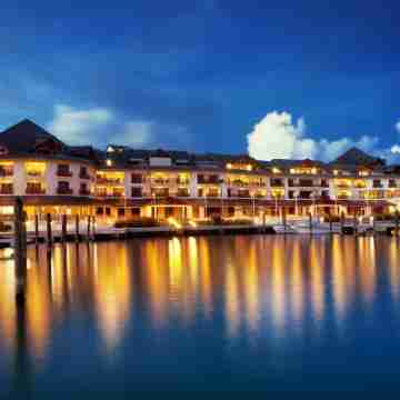 Charming Apartment in Puerto Bahía The Bannister with Balcony and Sea View. Hotel Exterior