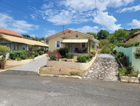 Tropical Blessings-Ocho Rios/Rental Car Available