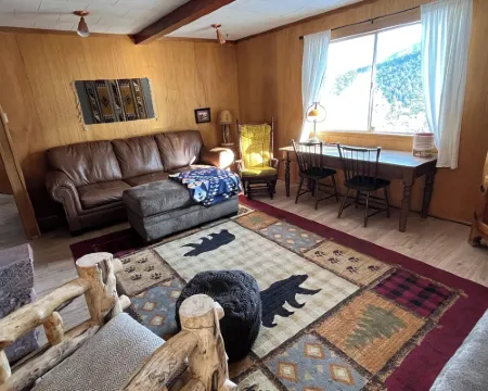 West Peak Cabin in Cuchara, CO 韋爾法諾縣酒店