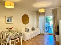 Apartamento en Planta Baja con Terraza con Salida Directa a la Piscina