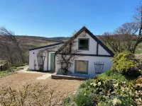 The Den - A stunning mountain cottage in Speyside & the Caringorm National Park Hotels in 