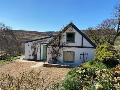 The Den - A stunning mountain cottage in Speyside & the Caringorm National Park Hotels in 