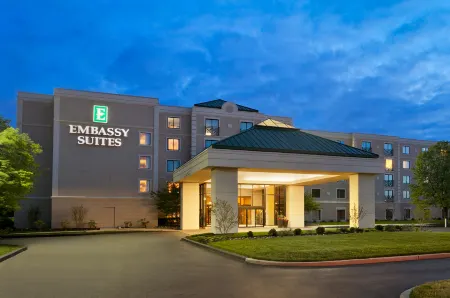 Embassy Suites by Hilton Philadelphia Airport Отели в г. Дарби Тауншип
