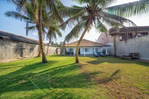 Paradisiac front beach villa