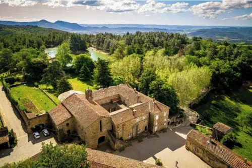 Gîte de La Tour Hotels in Pouzols