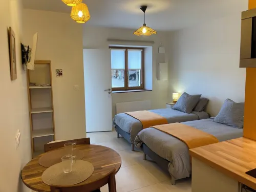 "Studio de la Cour" Hotels in Angliers