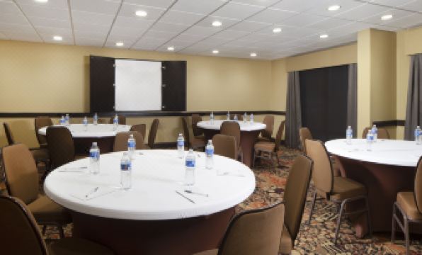 Hampton Inn Charleston-Southridge