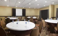 Hampton Inn Charleston-Southridge - parking