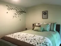 Waterfront Home with large pond Hotels in Belgrade