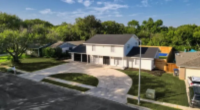 Resort Villa /Heated Pool /Pickleball