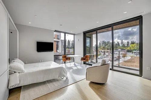 Luxury new studio in downtown Healdsburg with WiFi, AC