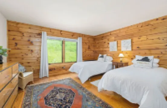 Hilltop Cabin w/ Stunning Views Minutes to Homestead Resort