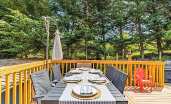 Mid-Century Beach Cabin by Avantstay Walk to Beach