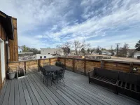 Stay at the Original Feed & Grain Building on Main Street in downtown Timnath Các khách sạn ở Timnath