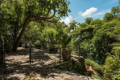 Laguna Lakefront Luxury at Casa Tuani Hotels in 