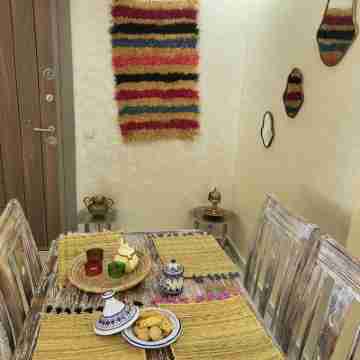 Berbèr Dishes/Pool/Steps from Beach/Super Location/2 Balcony/Luxury Service Dining/Meeting Rooms