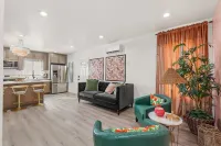 Palm Royale Club! 2 Bed, 2Bath with Master bedroom in the nicest city of Downey!