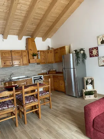 2 Bedroom Private vacation home in Legnaro Отели в г. Леньяро
