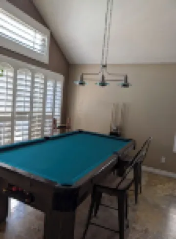 3-bedroom pool house in amazing Ontario with WiFi, AC. Start your getaway now