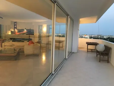 Penthouse de Luxe à Tunis. Vous Allez L'adorer Отели в г. El Khadra