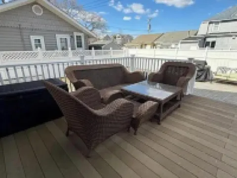 Spacious 5-bedroom house in beautiful Belmar w/ WiFi.  2 blocks from the beach!