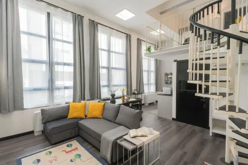 Architects Loft by Rent All Como - 2-Star