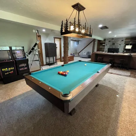 Cozy 2-bedroom cabin just 6 minutes to Bishop’s Castle or San Isabell lake.