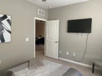 Luxury 1BR Apt Rental Unit Các khách sạn gần University of North Carolina at Charlotte