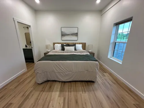 BRAND NEW 3 Bedroom Modern Barndominium at Lake Cumberland .5 mi to boat launch!