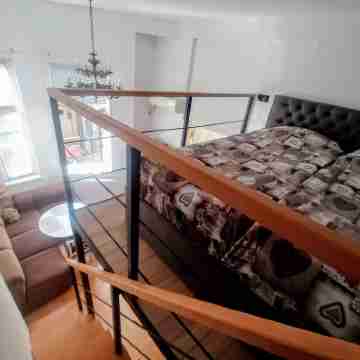 Cozy apartment in Tbilisi Center, quiet Italian yard, bight and comfortable loft Rooms