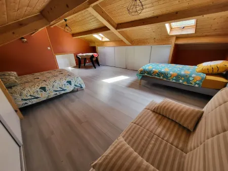 Maison chez Lilie Отели в г. Воре