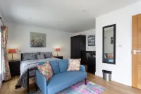 Merok Old Granary luxury accommodation for 2 persons in single unit. Hotel a 