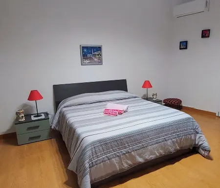 Fabulous apartment, sea view ideal for families & groups of friends. Отели в г. Аугуста